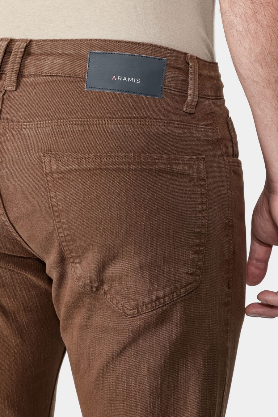 Calça 5 Pockets Sarja Textura Cáqui — foto 4 de 5