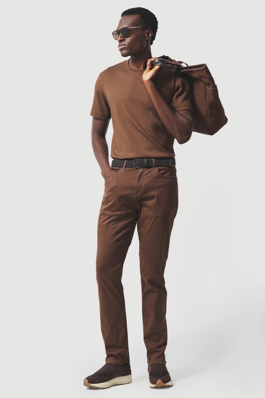 Calça 5 Pockets Slim Color Comfort Café — foto 2 de 6