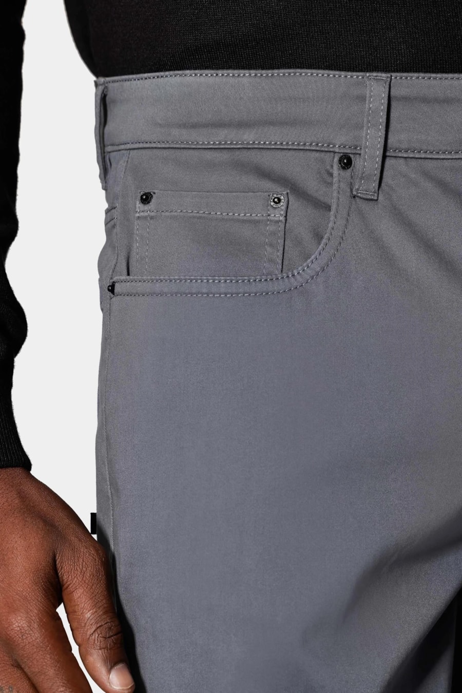 Calça 5 Pockets Slim Color Comfort Chumbo — foto 3 de 6