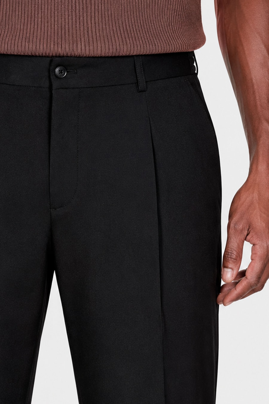 Calça Alfaiataria Cós Elástico e Bolsos Preto — foto 3 de 4