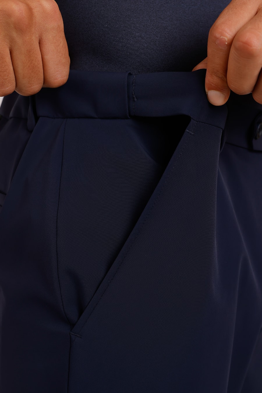 Calça Alfaiataria Tech Flex Slim Marinho — foto 4 de 6