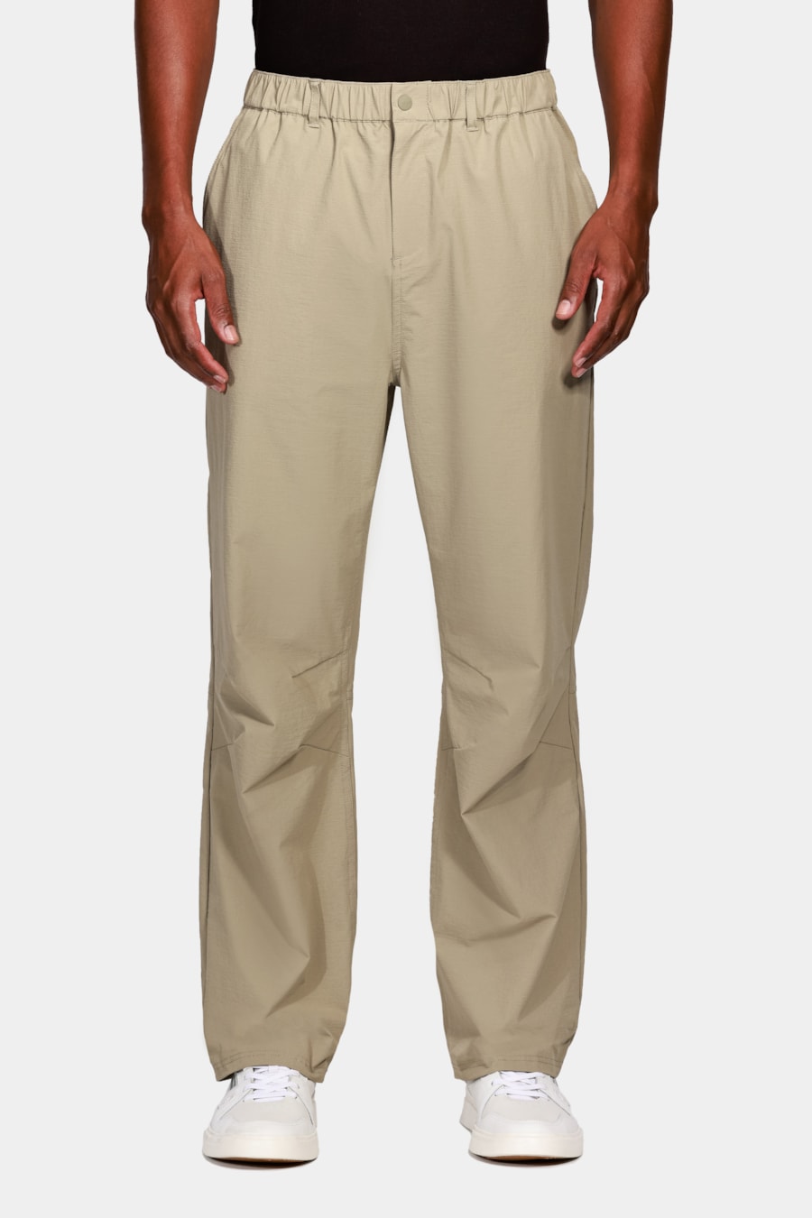 Calça Ampla Tecnológica Off Black Cáqui — foto 1 de 5