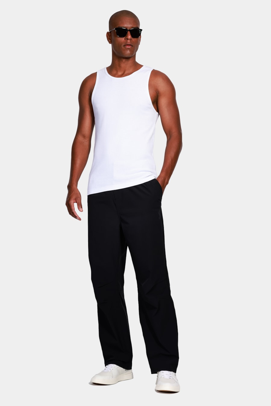 Calça Ampla Tecnológica Off Black Preto — foto 2 de 5