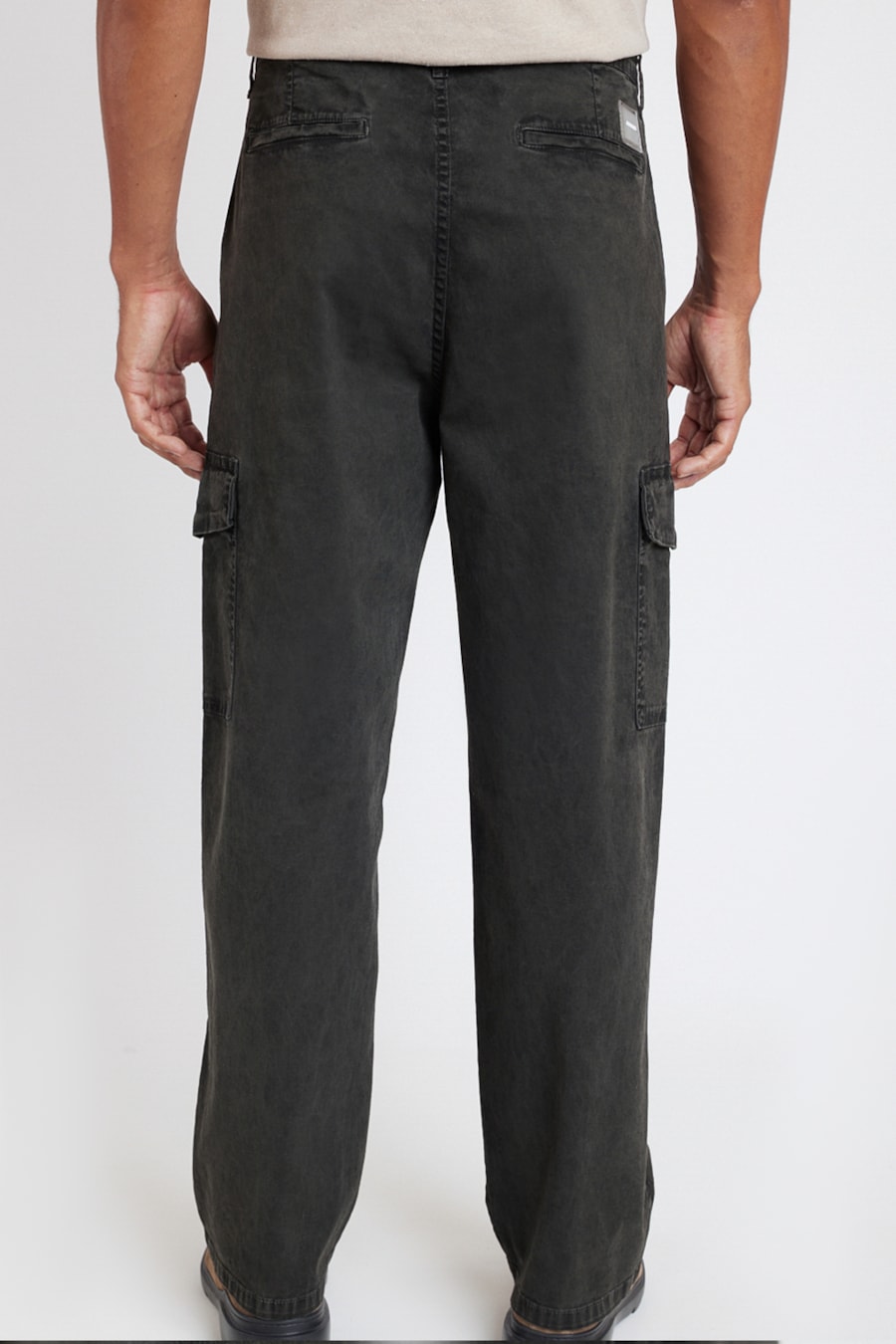 Calça Cargo Color Tinturada Jateada Verde Militar — foto 3 de 3