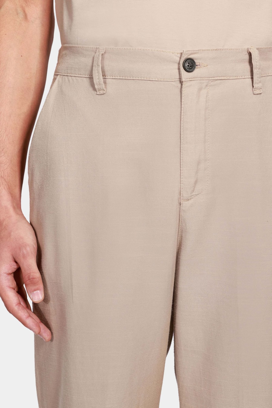 Calça Chino Ampla Blend Premium Cáqui — foto 3 de 5