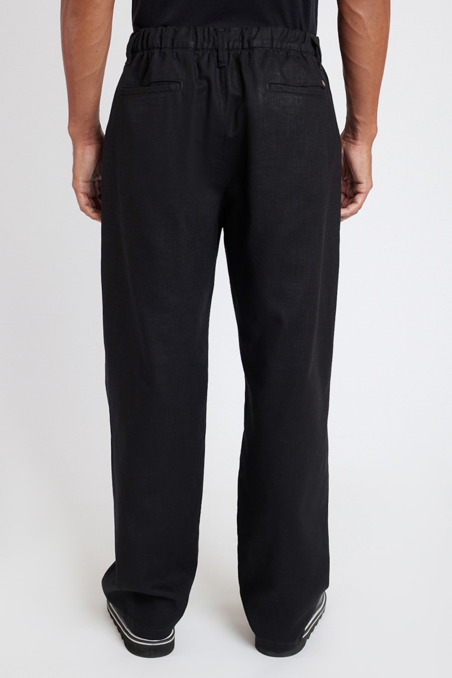 Calça Chino Ampla Rústica Preto — foto 3 de 3