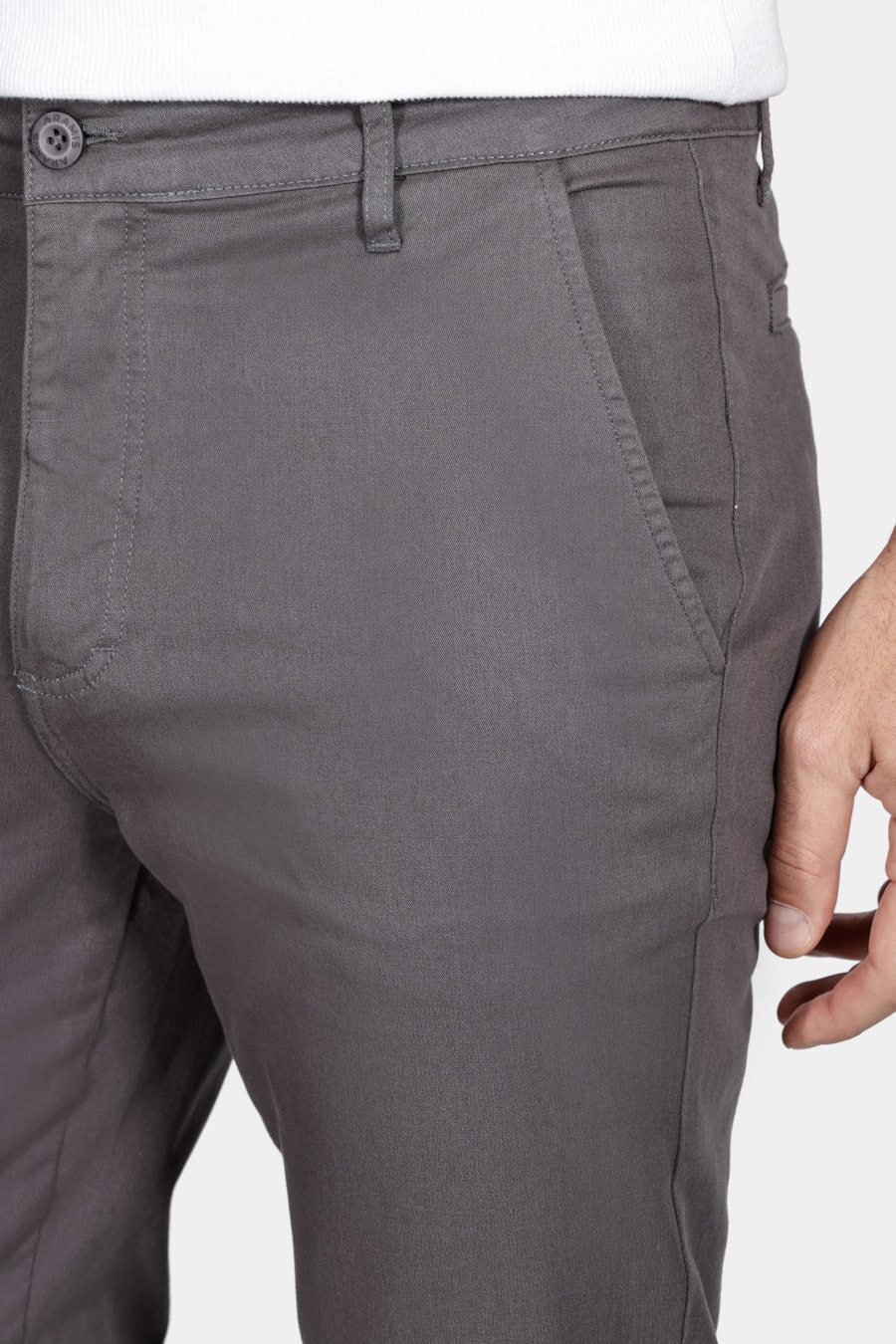 Calça Chino Básica Chumbo — foto 3 de 5