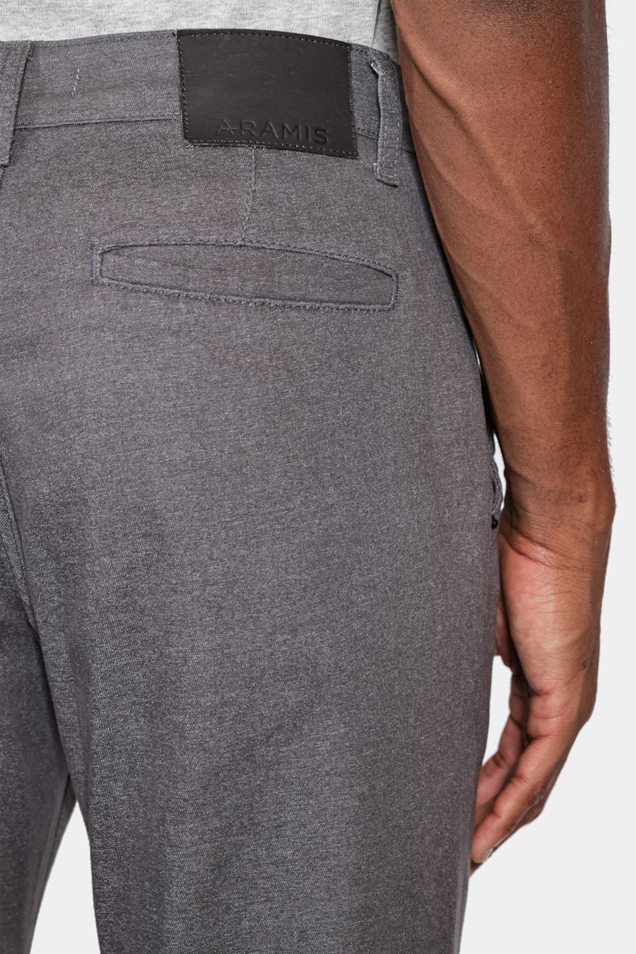 Calça Chino Bolso Faca Moline Grafite — foto 4 de 5