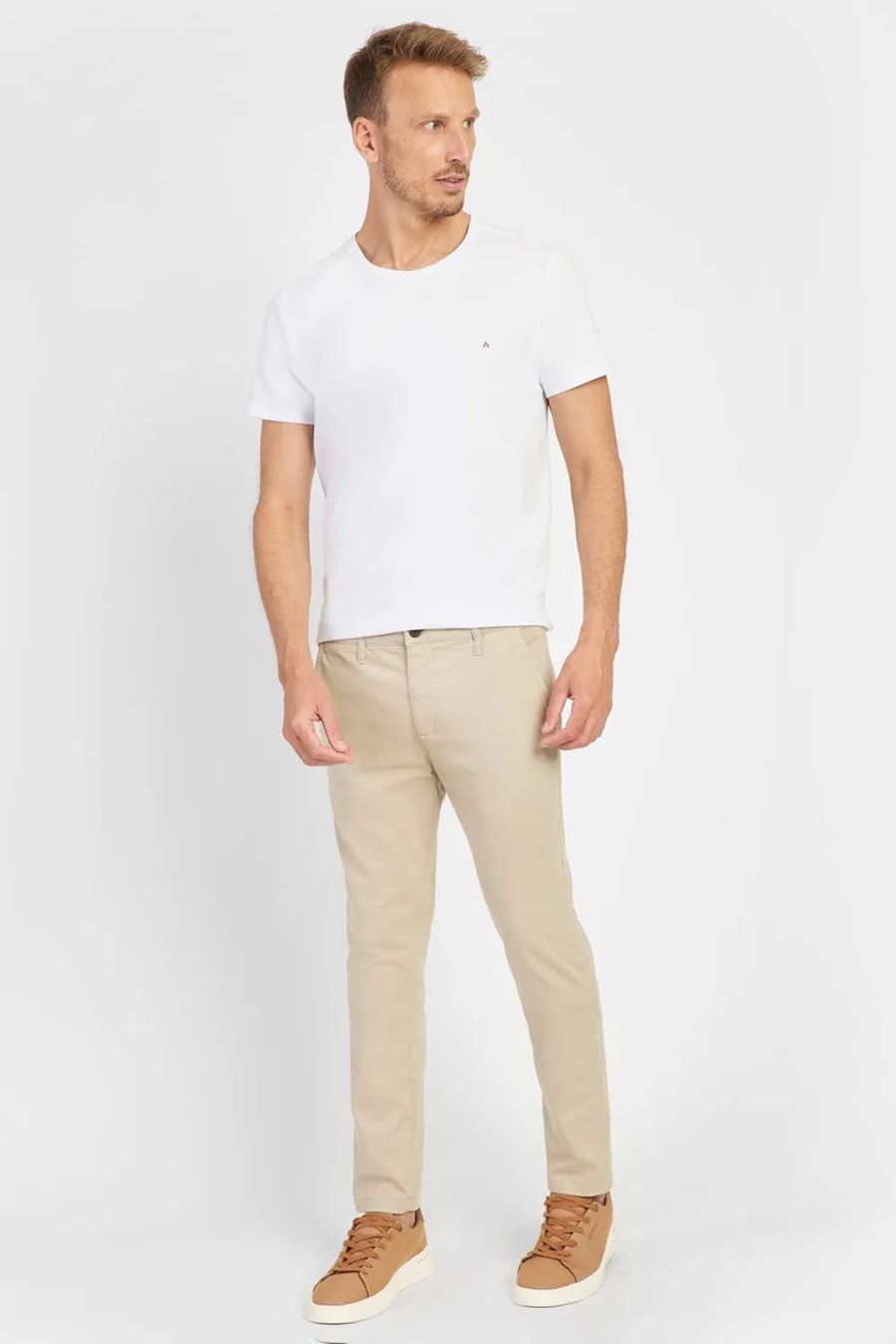 Calça Chino Bolso Reto Color Sólida Areia — foto 2 de 5