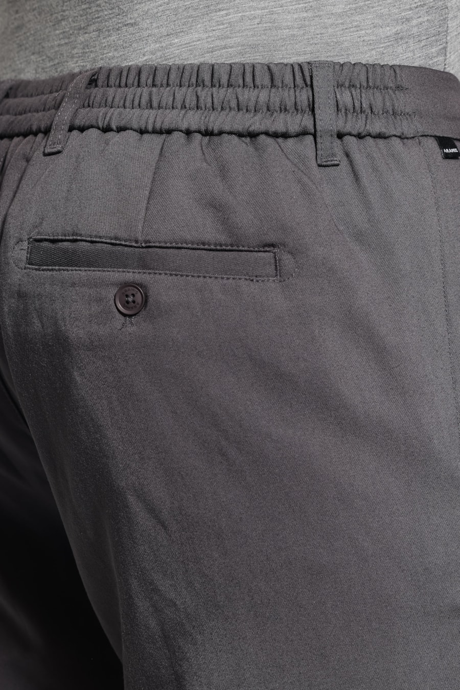 Calça Chino Clássica Slim Travel Chumbo — foto 3 de 5