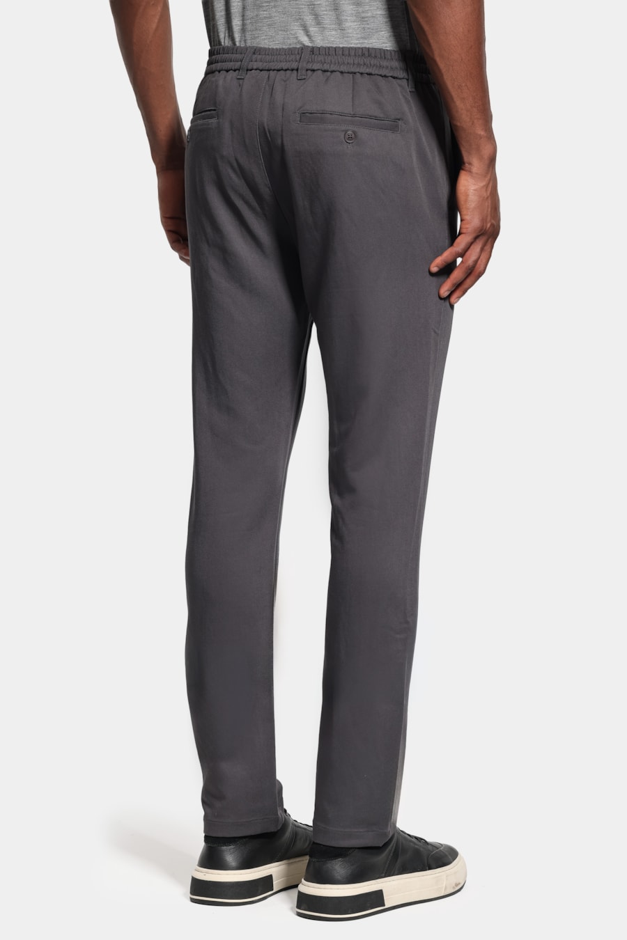 Calça Chino Clássica Slim Travel Chumbo — foto 4 de 5
