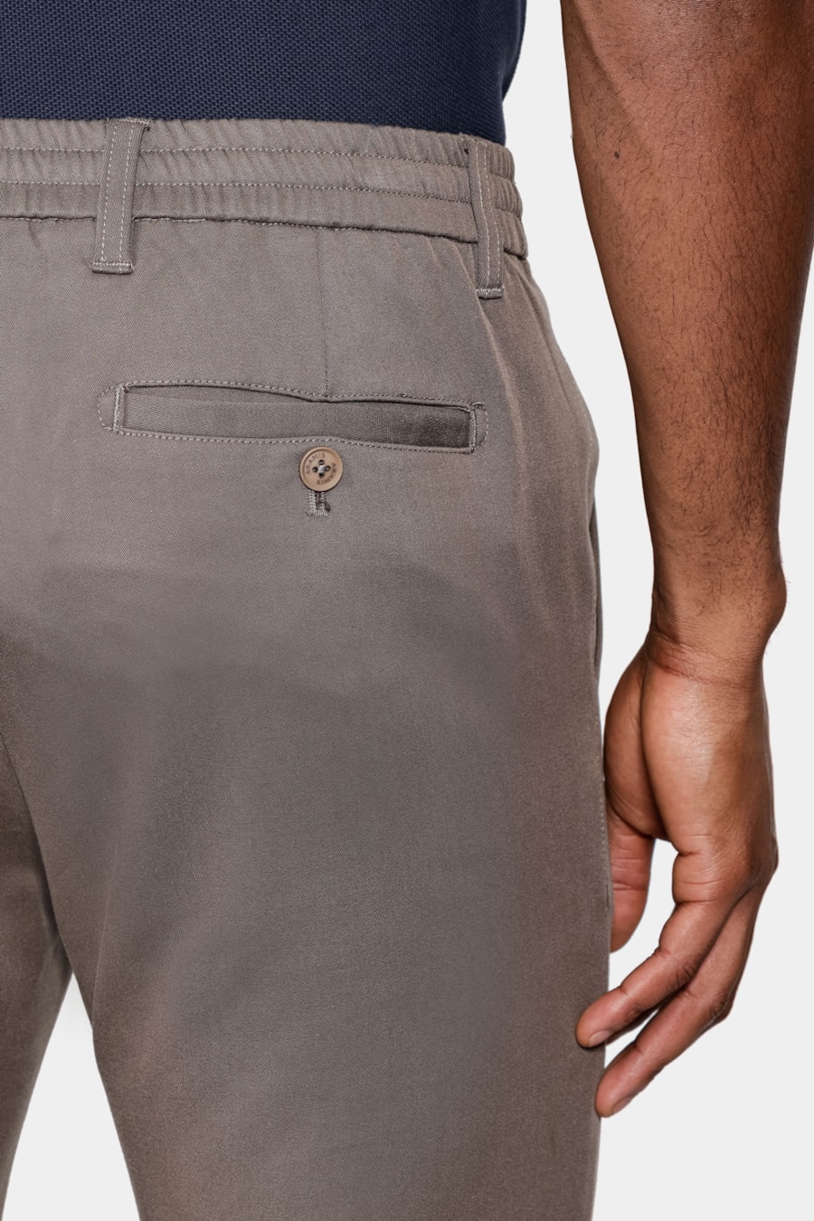 Calça Chino Clássica Slim Travel Fendi — foto 4 de 6