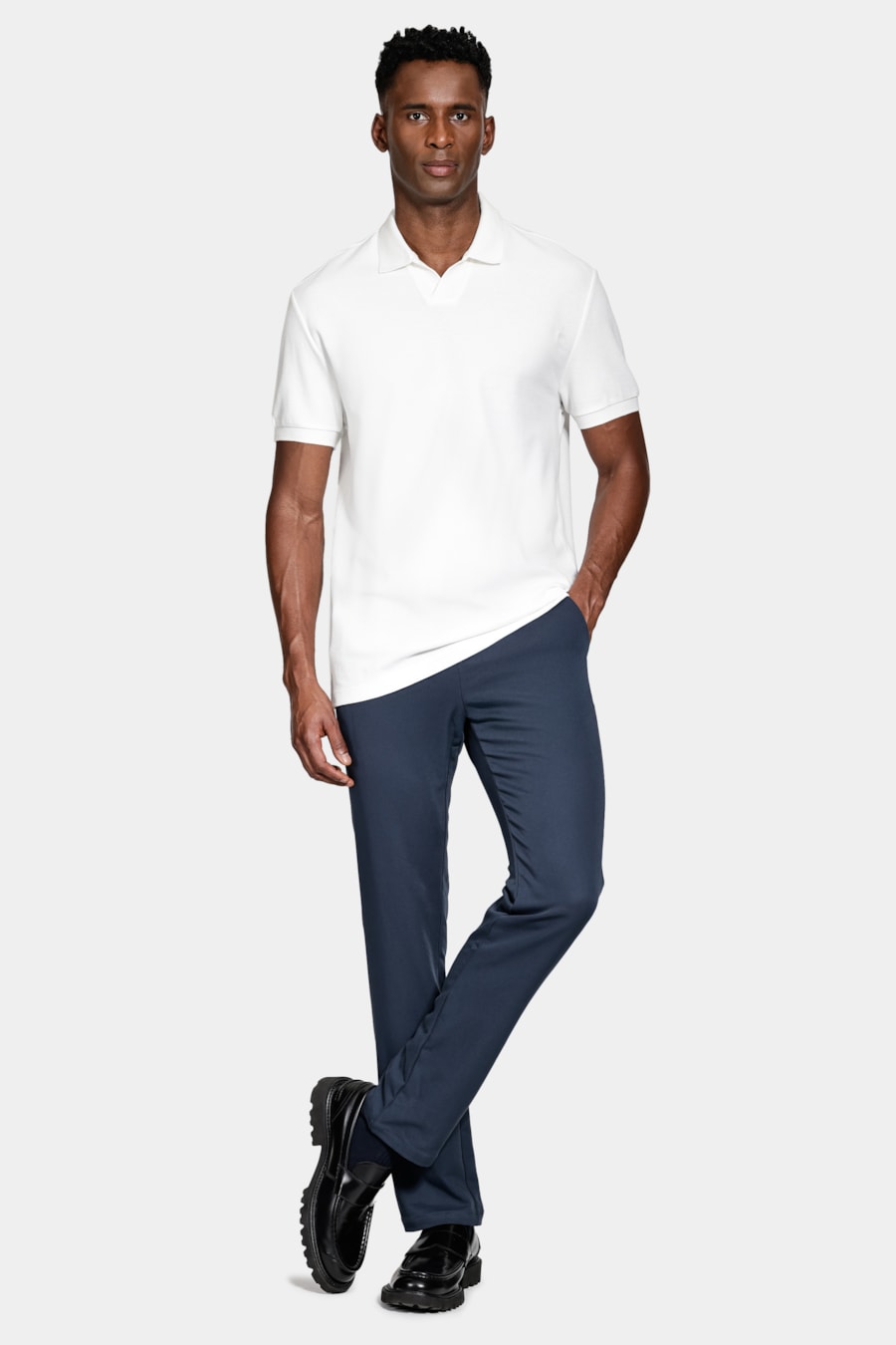 Calça Chino Clássica Slim Travel Marinho — foto 2 de 6