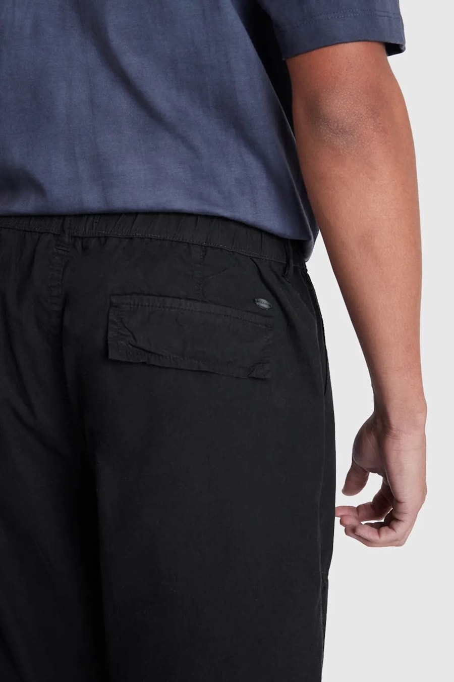 Calça Chino Color Ampla Paper Preto — foto 4 de 5
