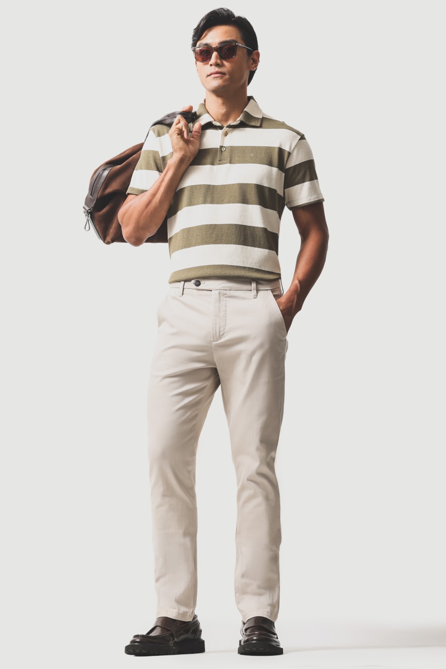 Calça Chino Color Cós Martelo Areia — foto 2 de 6