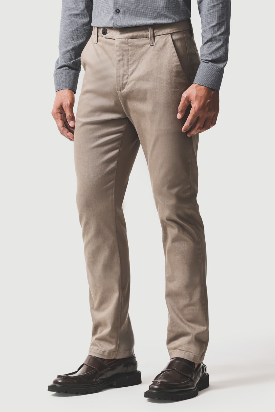 Calça Chino Color Cós Martelo Caqui — foto 1 de 6