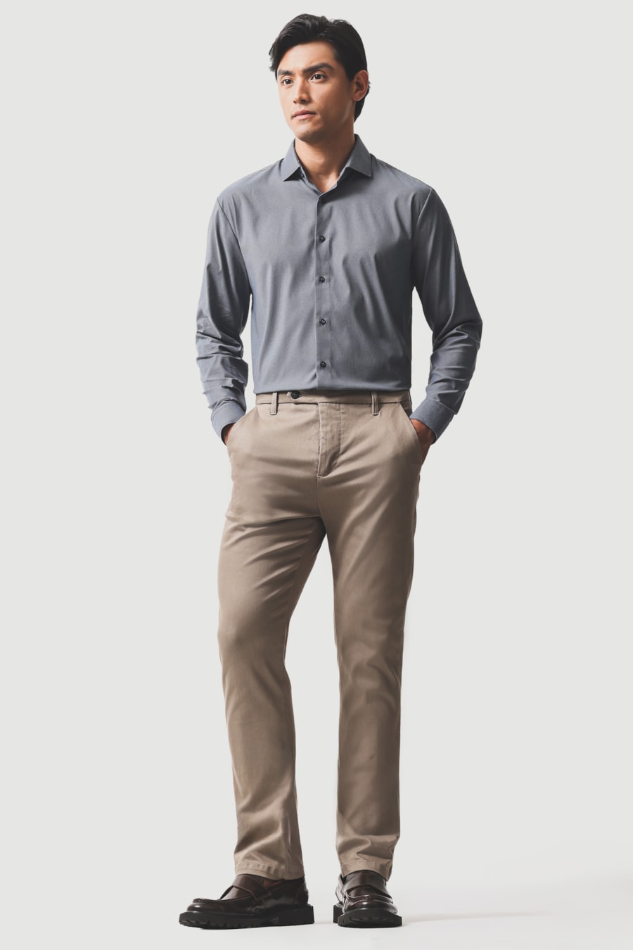 Calça Chino Color Cós Martelo Caqui — foto 2 de 6