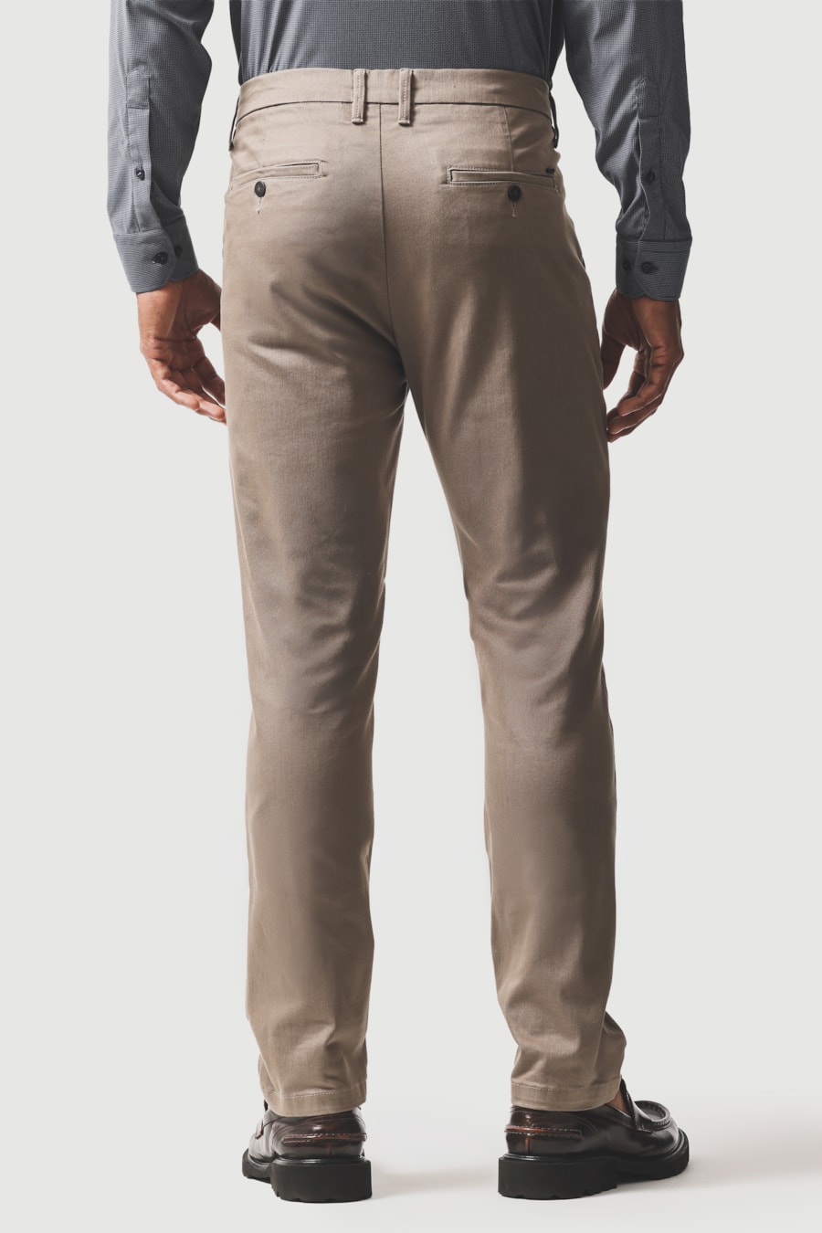 Calça Chino Color Cós Martelo Caqui — foto 5 de 6