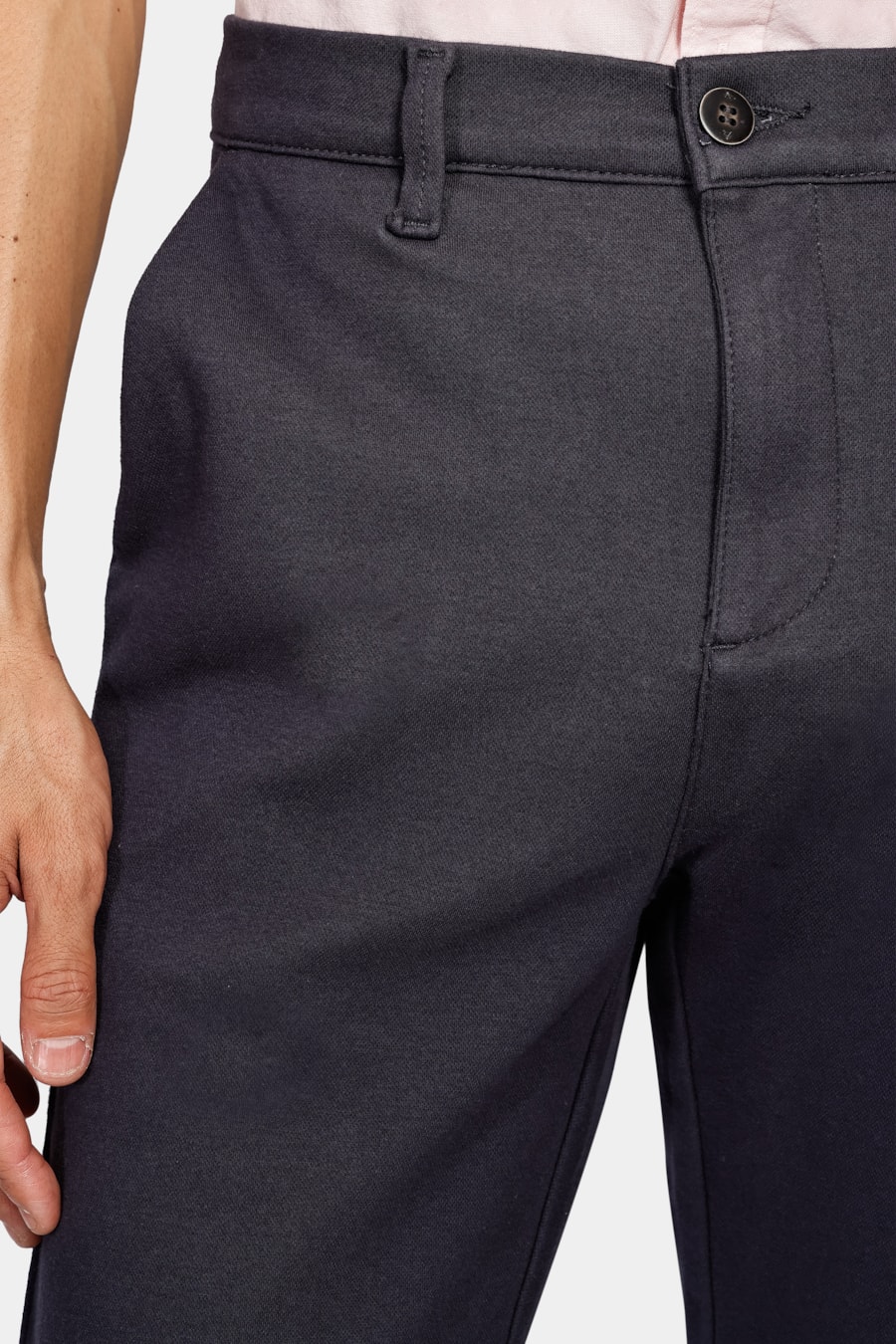 Calça Chino Color Regular Comfort Chumbo — foto 3 de 5