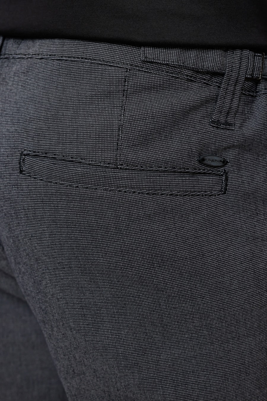 Calça Chino Color Sk Maquinetada Fivela Preto — foto 3 de 4