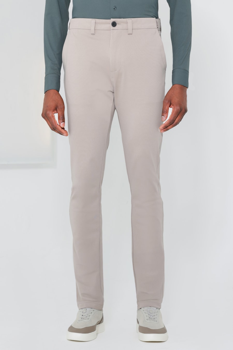 Calça Chino de Malha Moovex Cáqui — foto 1 de 7