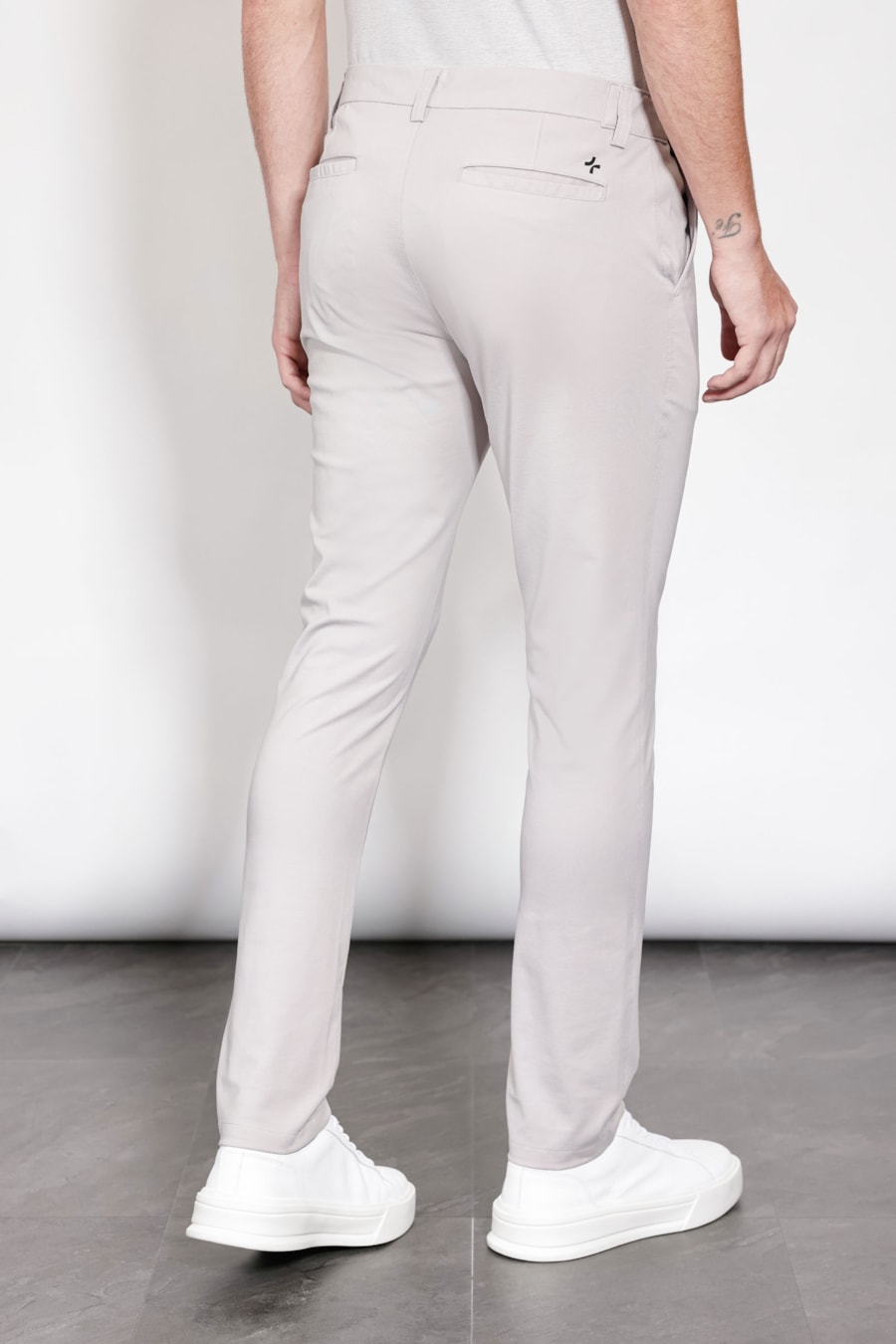 Calça Chino de Malha Moovex Cinza Claro — foto 5 de 6