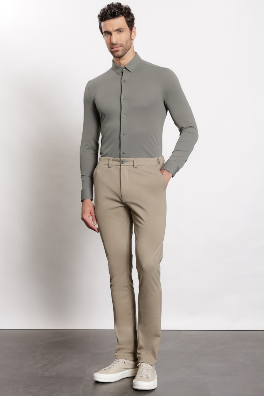 Calça Chino de Malha Moovex Fendi — foto 2 de 6