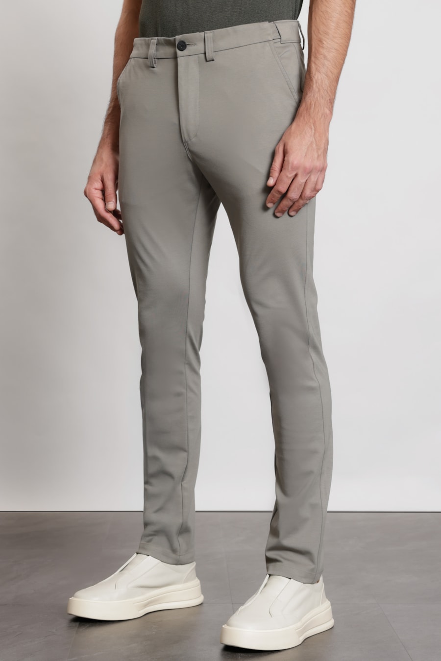 Calça Chino de Malha Moovex Verde Oliva — foto 1 de 6