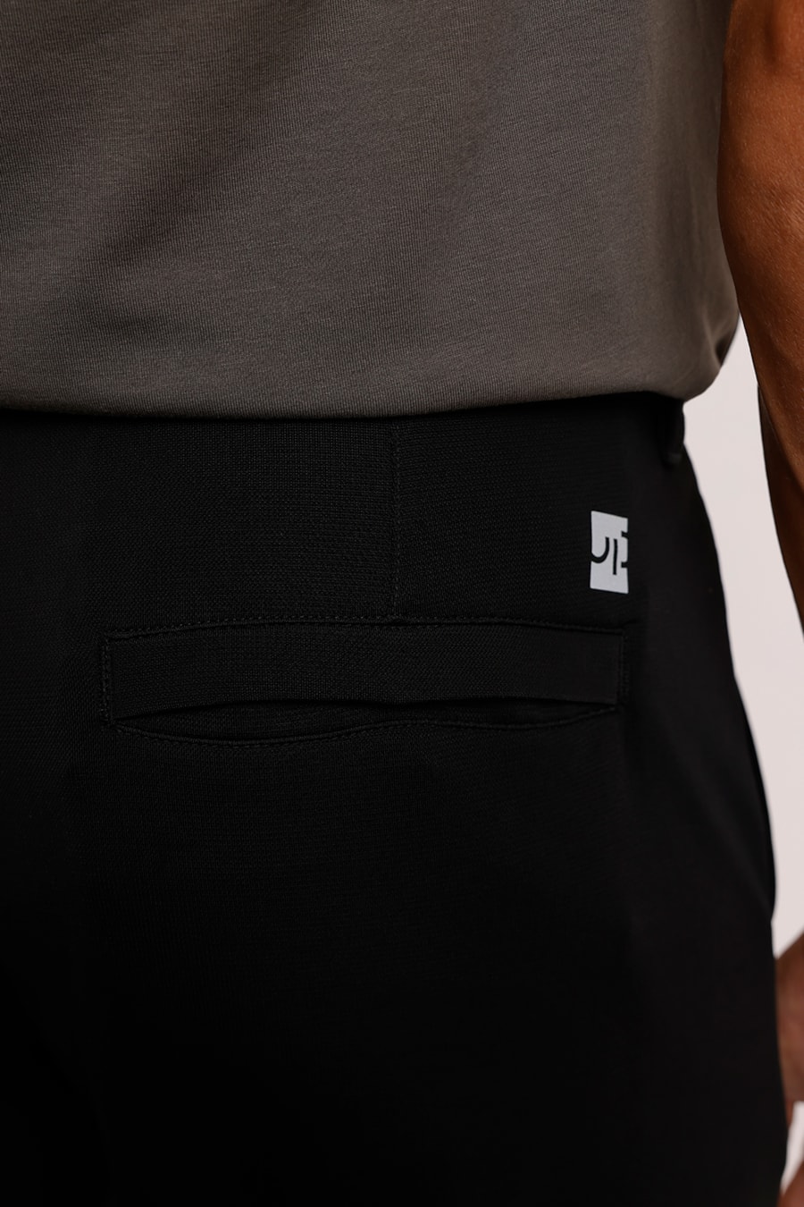 Calça Chino de Malha Urban Preto — foto 4 de 5