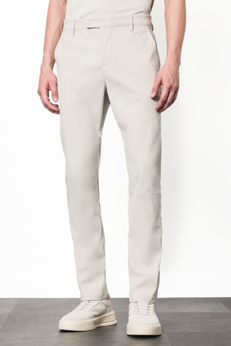 Calça Chino Elastic Cinza Claro — foto 1 de 7
