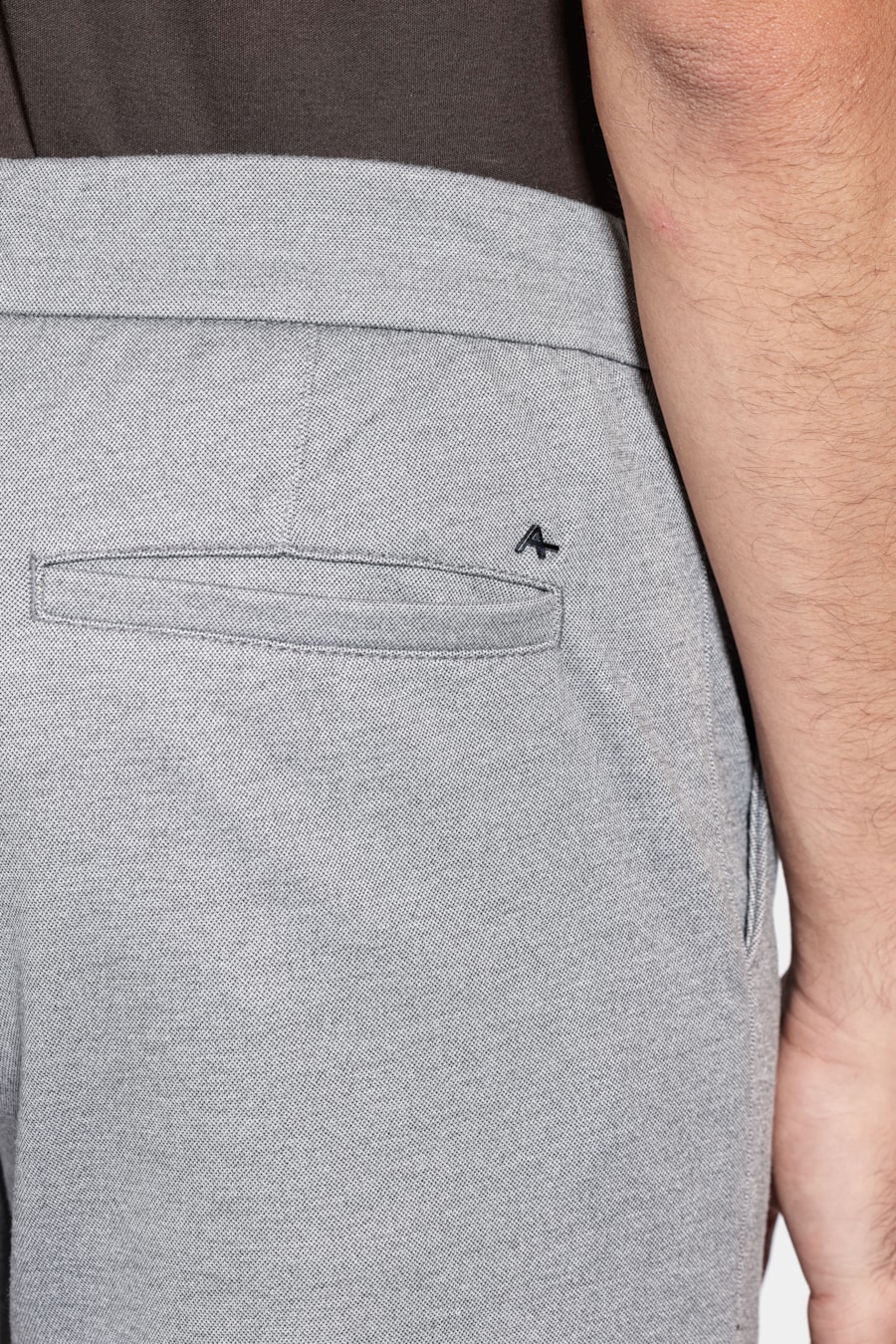 Calça Chino Jogger Alfaiataria Knit Preto — foto 4 de 5