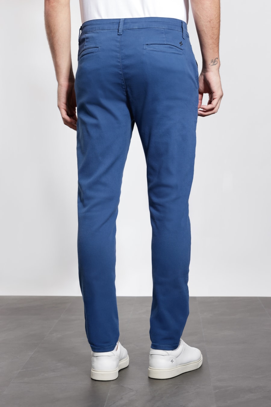 Calça Chino Skinny Antiodor Azul Indigo — foto 5 de 6