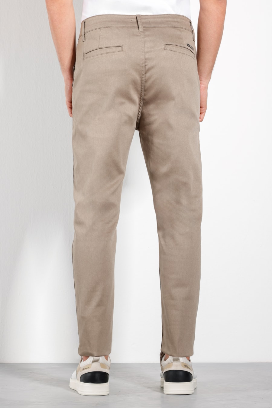 Calça Chino Skinny Antiodor Caqui — foto 3 de 7