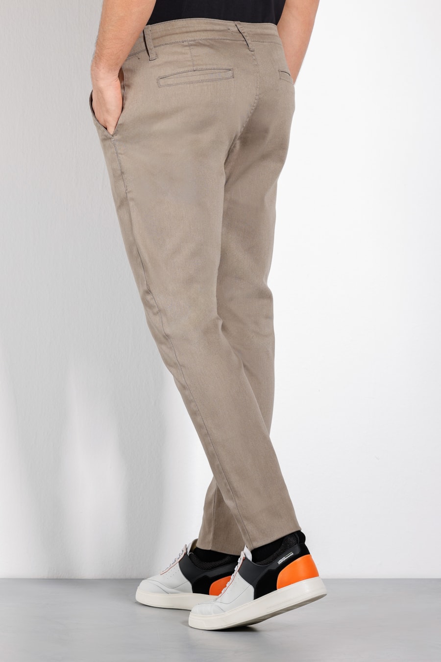 Calça Chino Skinny Antiodor Caqui — foto 4 de 7