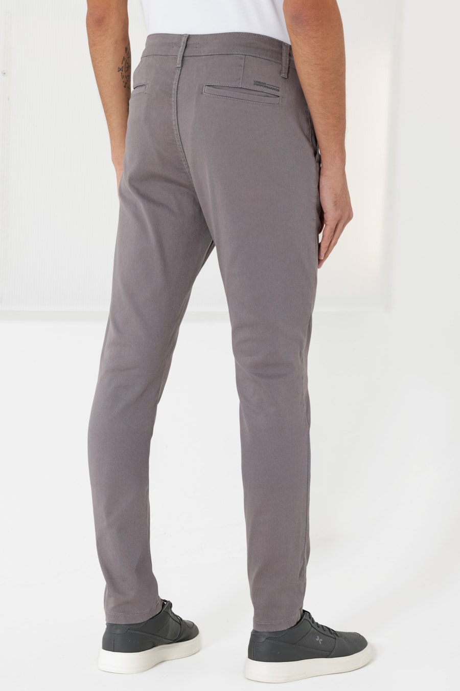 Calça Chino Skinny Antiodor Cinza — foto 5 de 6