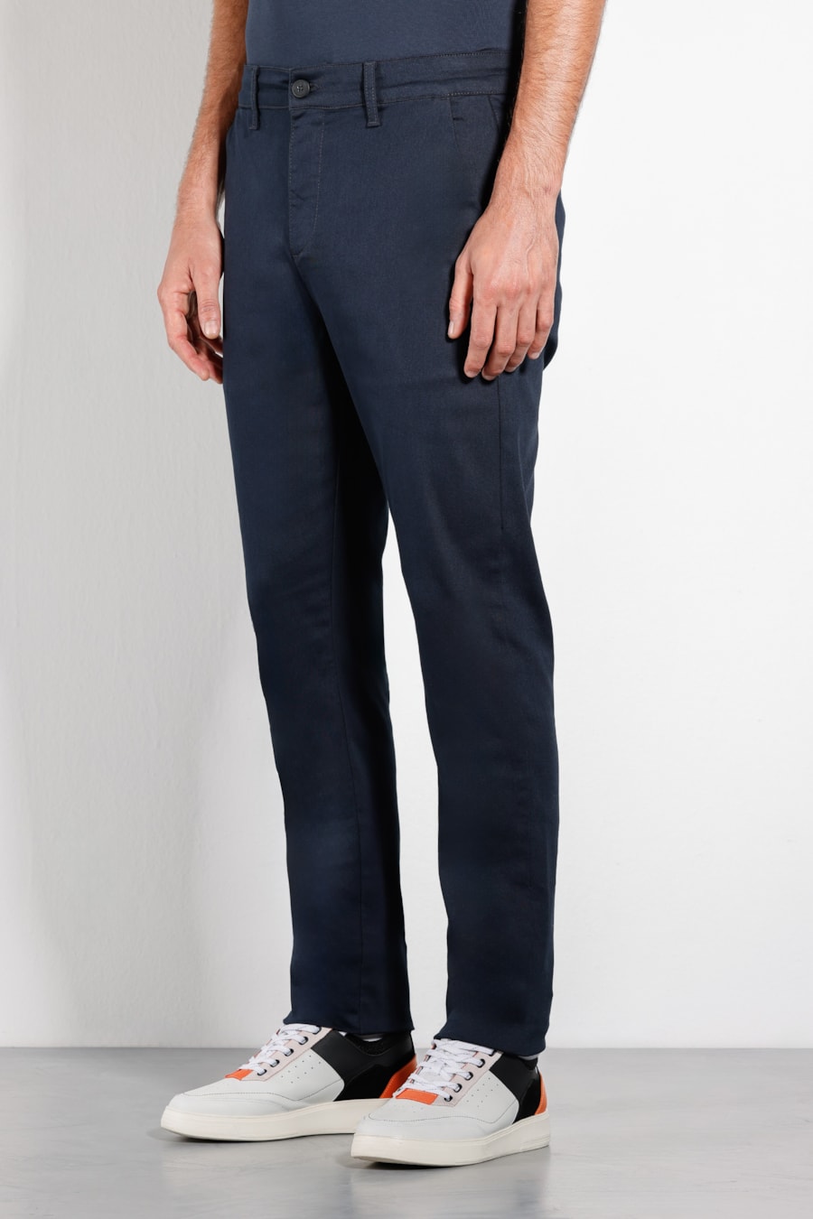 Calça Chino Skinny Antiodor Marinho — foto 1 de 6