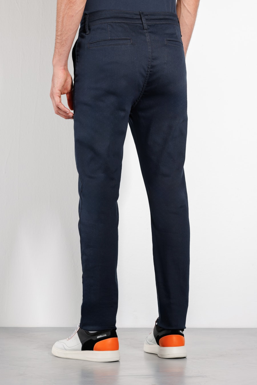 Calça Chino Skinny Antiodor Marinho — foto 3 de 6