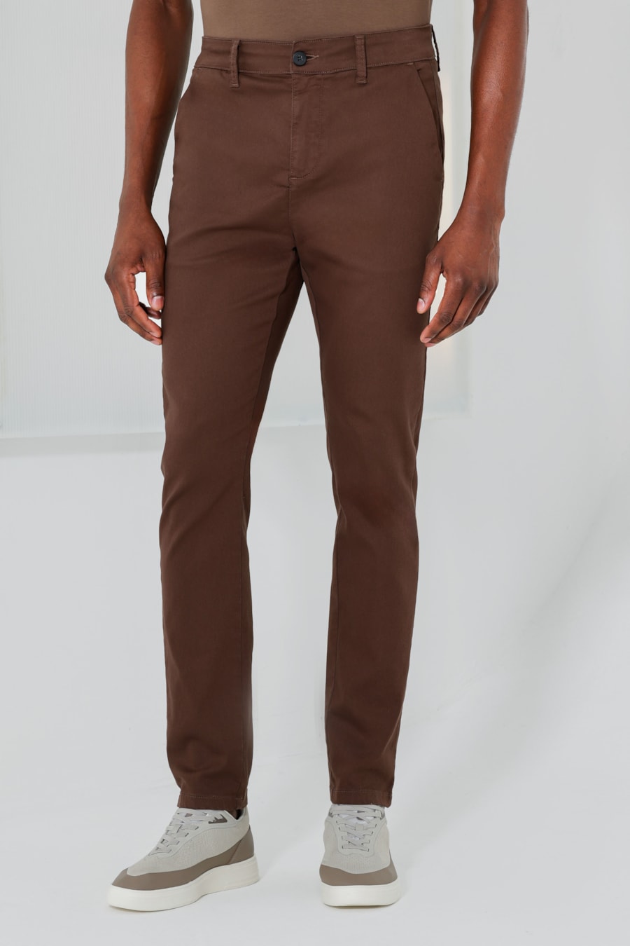 Calça Chino Skinny Antiodor Ocre — foto 1 de 6