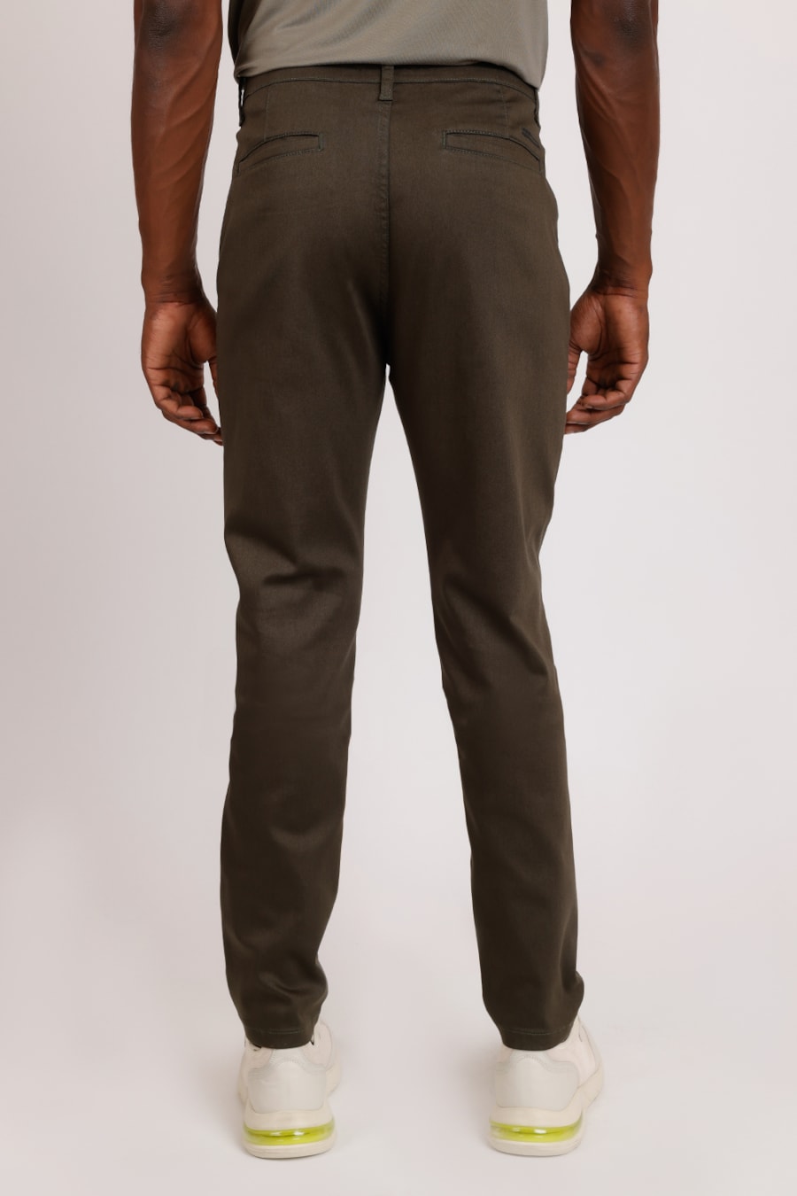 Calça Chino Skinny Antiodor Verde Militar — foto 5 de 6