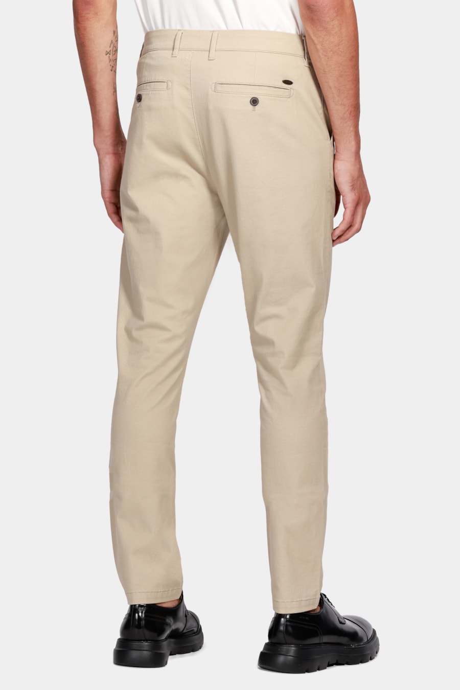 Calça Chino Skinny Clássica Sarja Areia — foto 5 de 5