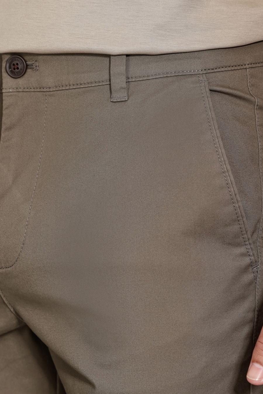 Calça Chino Skinny Clássica Sarja Verde Militar — foto 3 de 6