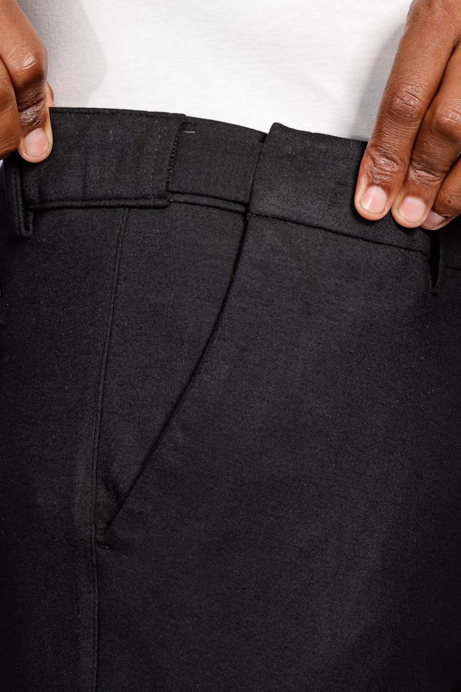 Calça Chino Skinny Comfort Preto — foto 3 de 5