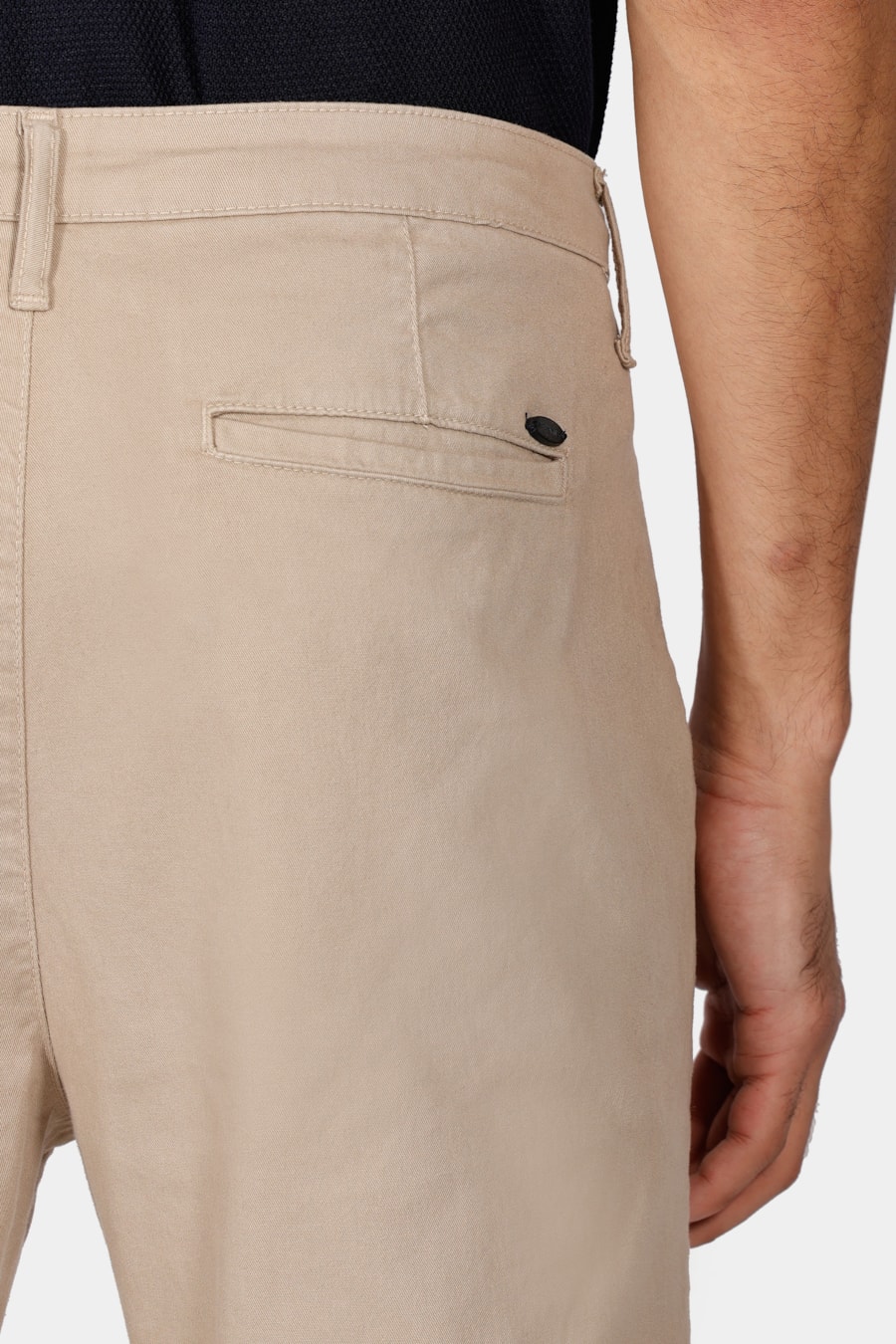 Calça Chino Skinny Sarjada Cáqui — foto 4 de 5