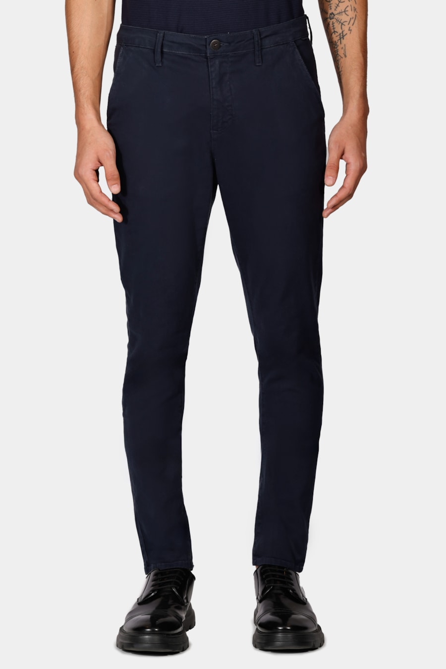 Calça Chino Skinny Sarjada Marinho — foto 1 de 6