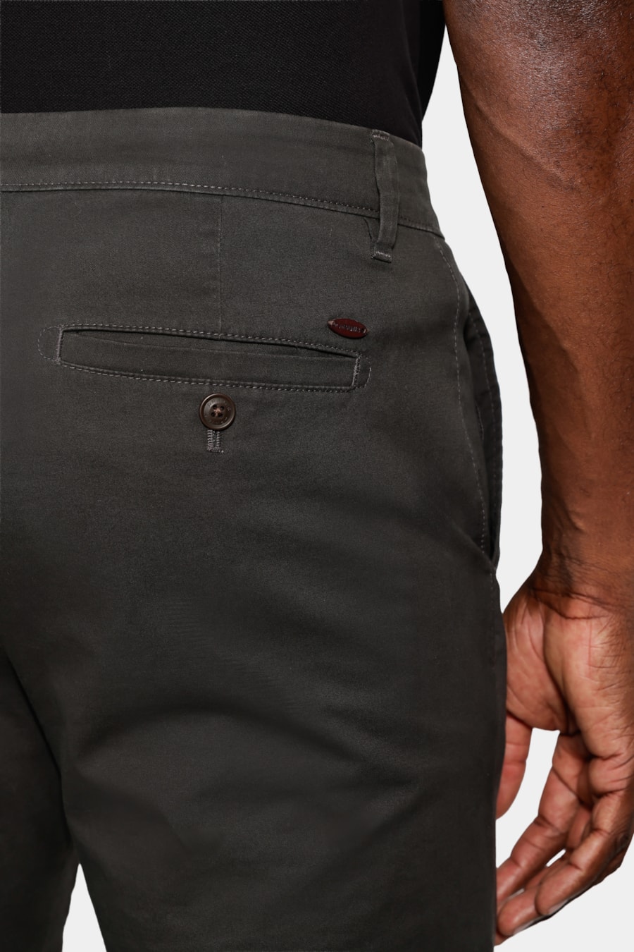 Calça Chino Slim Básica Premium Chumbo — foto 4 de 6