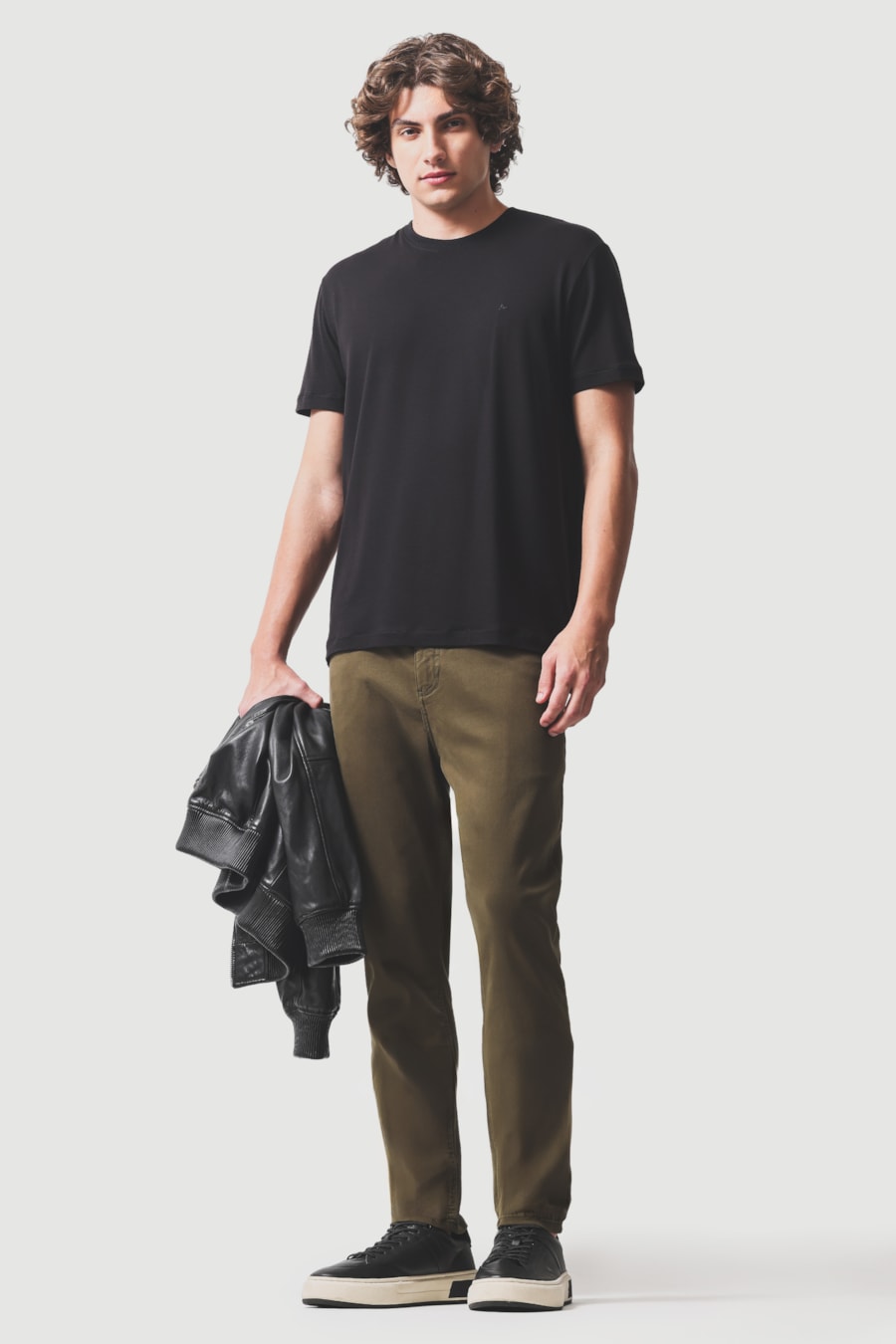 Calça Chino Slim Color Liquid Repeller Agave 118 — foto 2 de 5