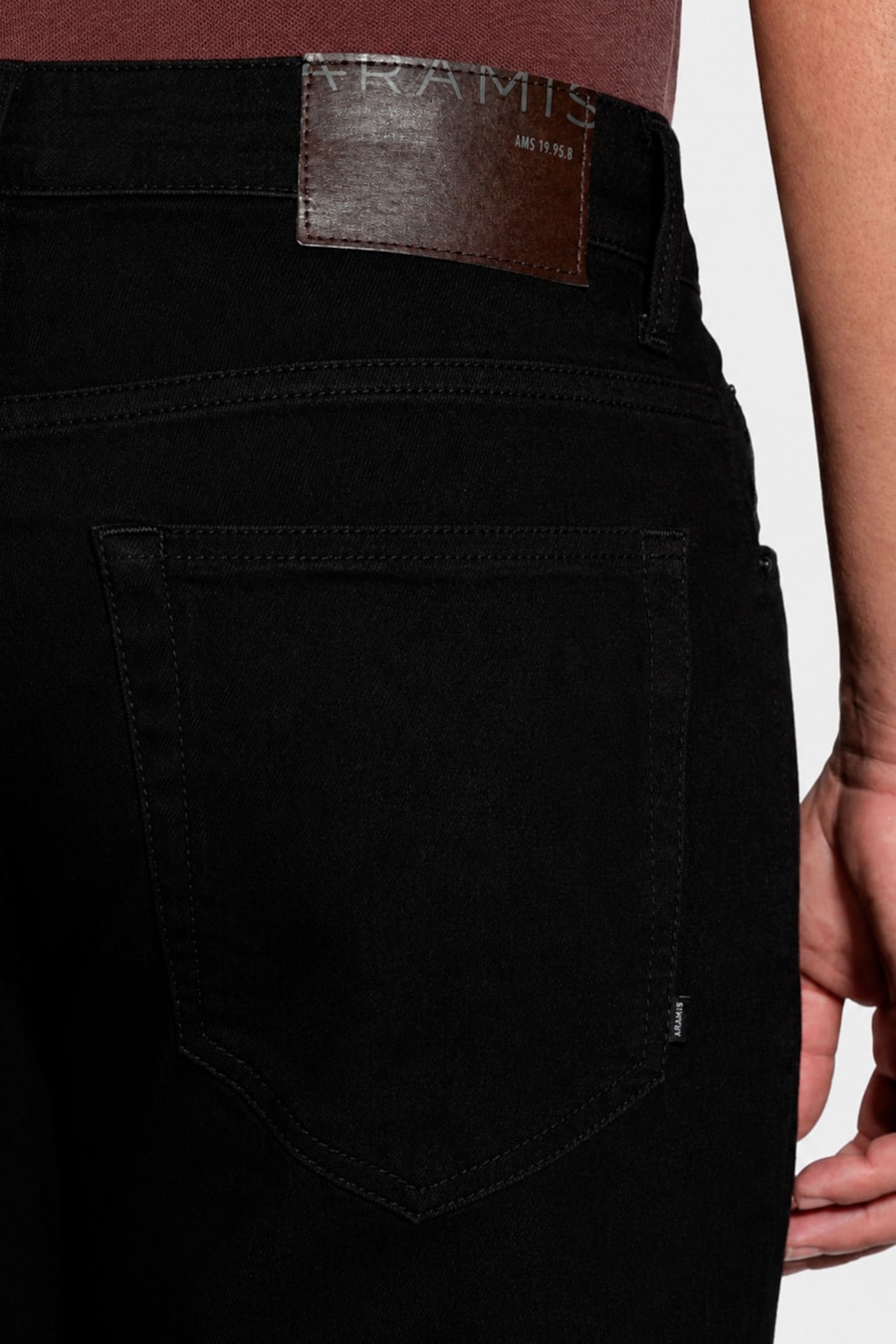 Calça Chino Slim Color Liquid Repeller Preto — foto 4 de 6