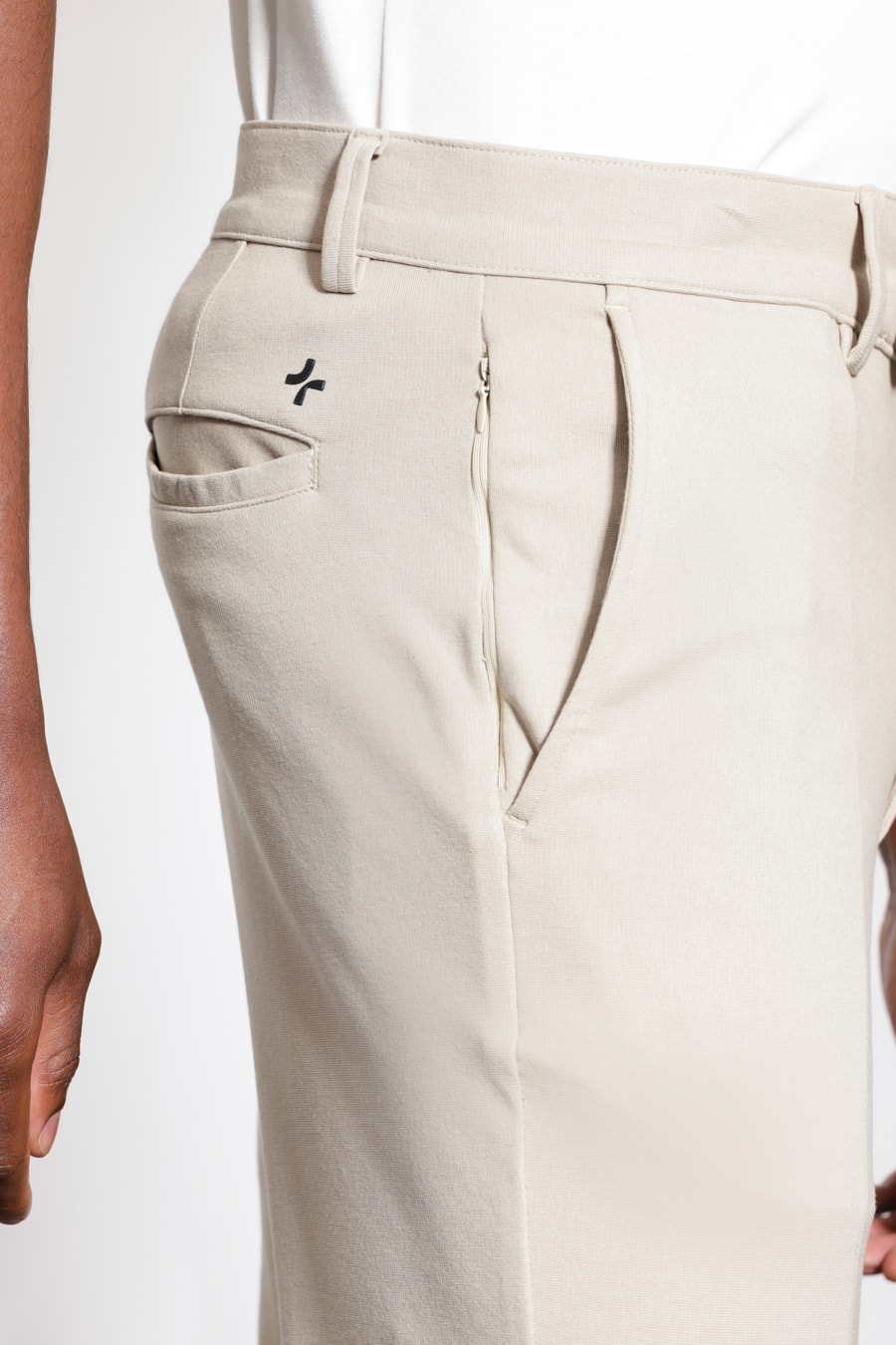 Calça Chino Soft Flow Areia — foto 3 de 6
