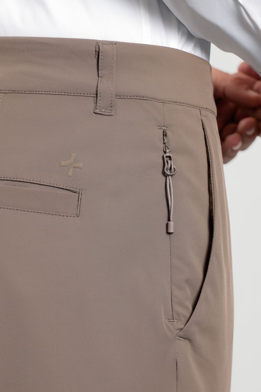 Calça Chino Tech Caqui — foto 4 de 7