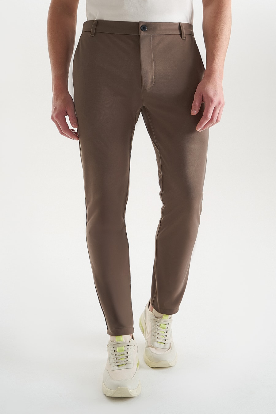 Calça Chino Tech Sanforized Knit Cáqui — foto 1 de 4